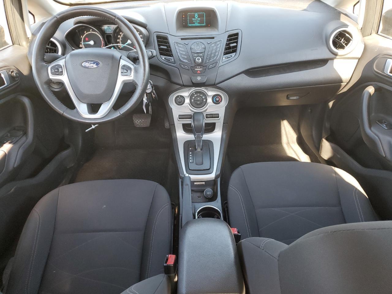 2016 FORD Fiesta