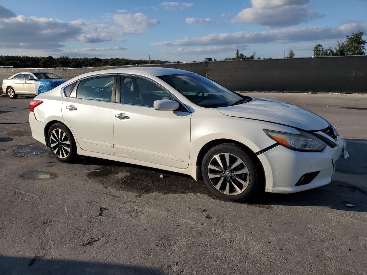 2017 NISSAN ALTIMA