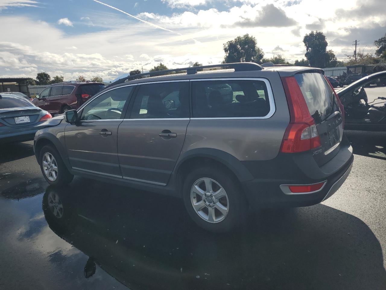 2010 VOLVO XC70