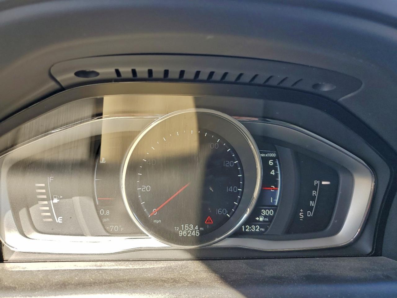 2015 VOLVO XC60