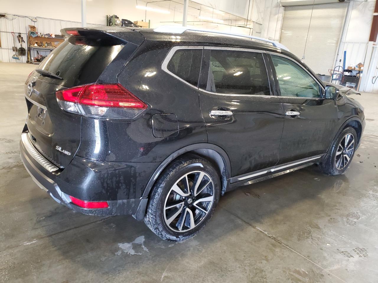 2017 NISSAN ROGUE
