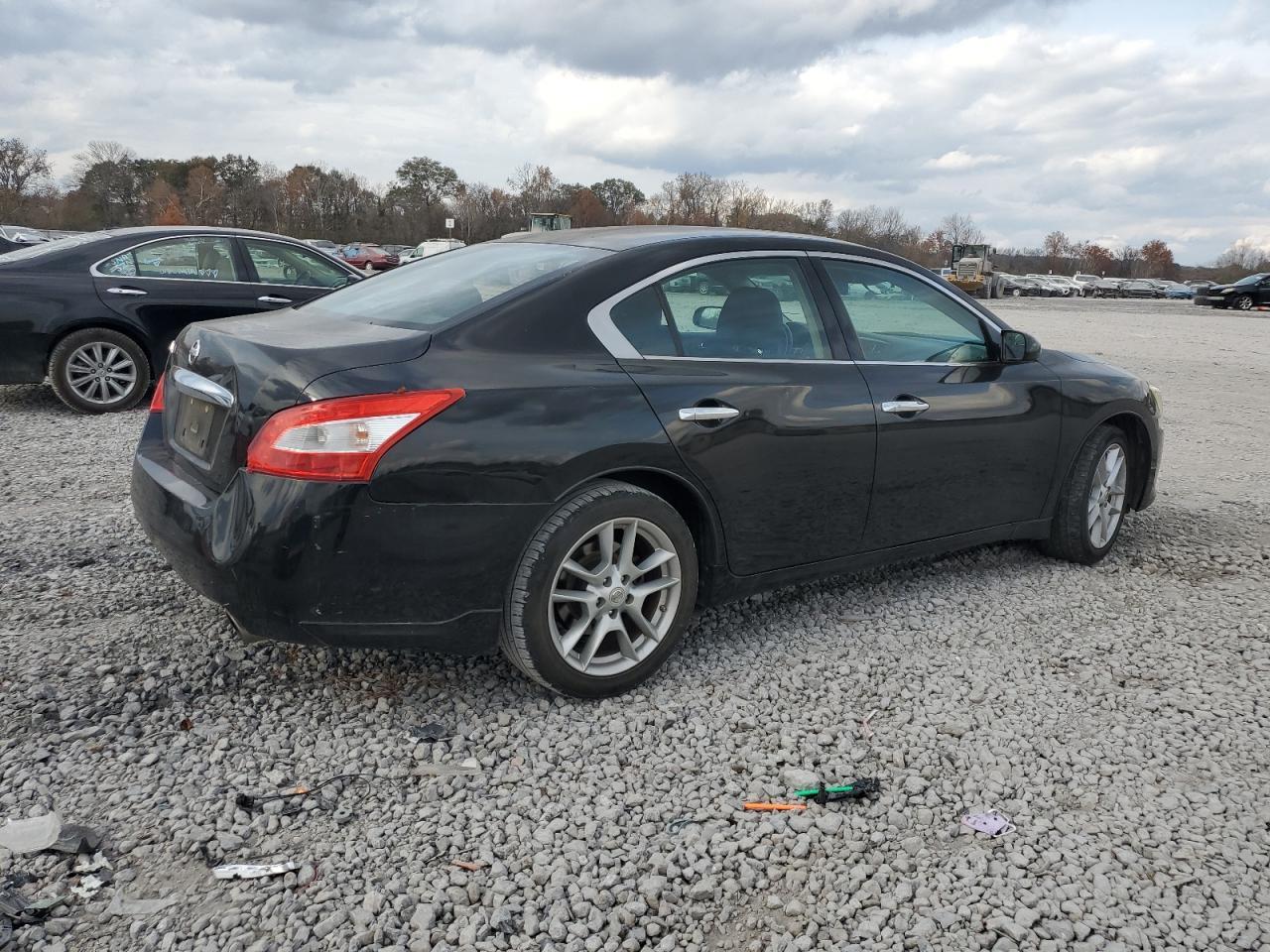 2011 NISSAN Maxima