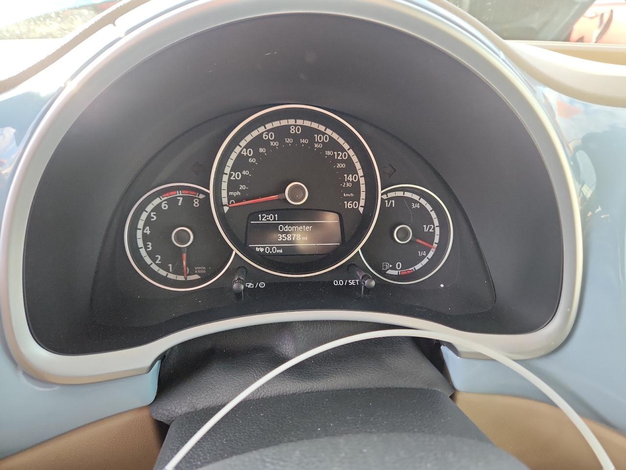 2015 VOLKSWAGEN Beetle