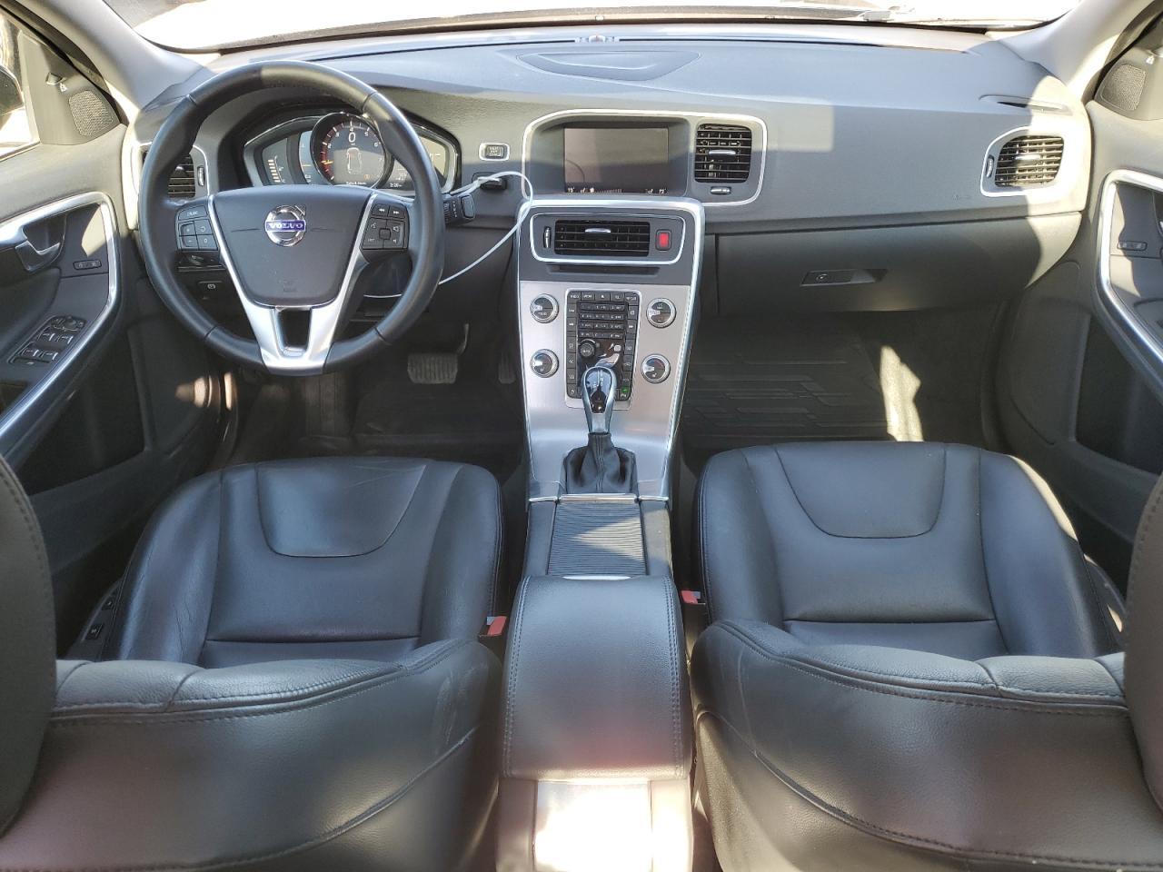 2017 VOLVO S60