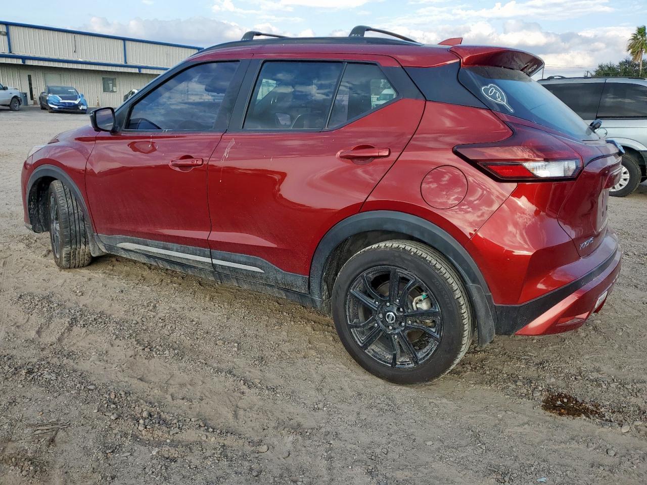 2021 NISSAN KICKS