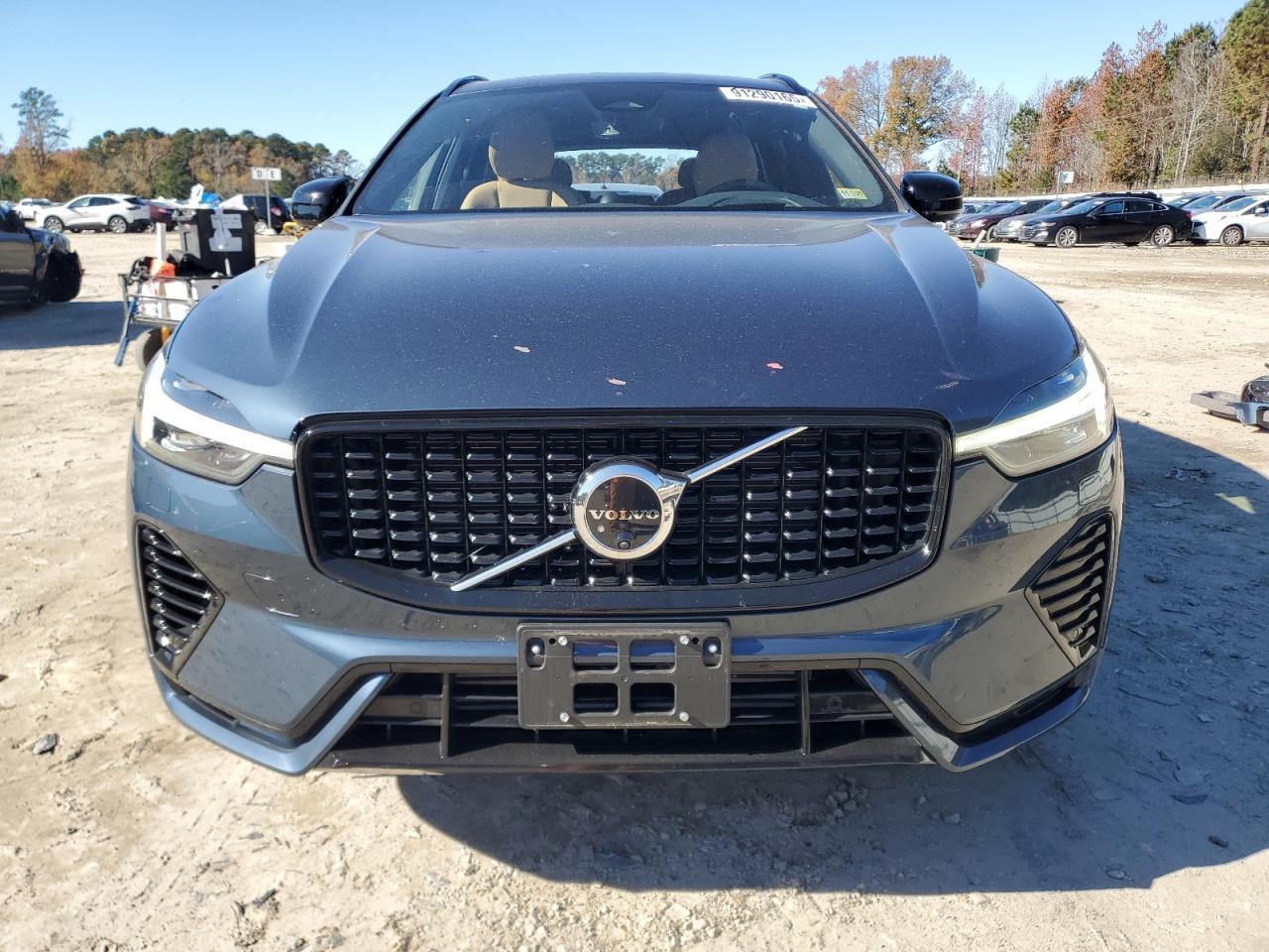2025 VOLVO XC60