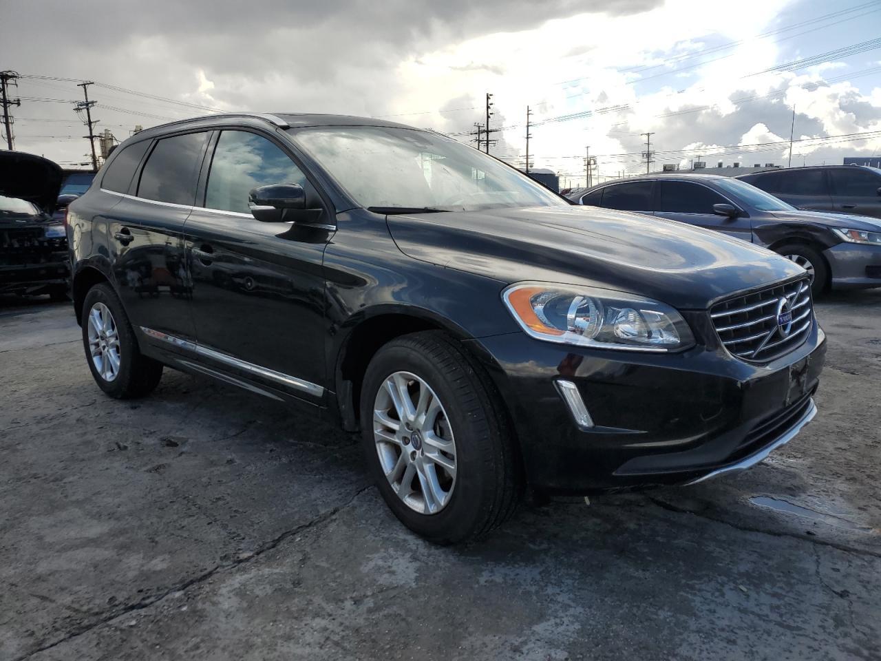 2015 VOLVO XC60