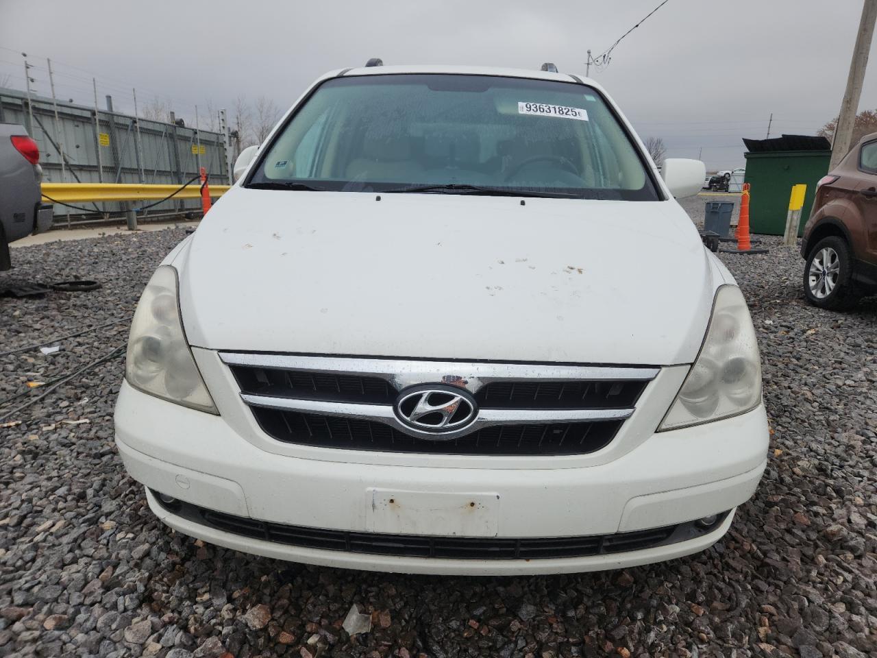 2007 HYUNDAI Entourage