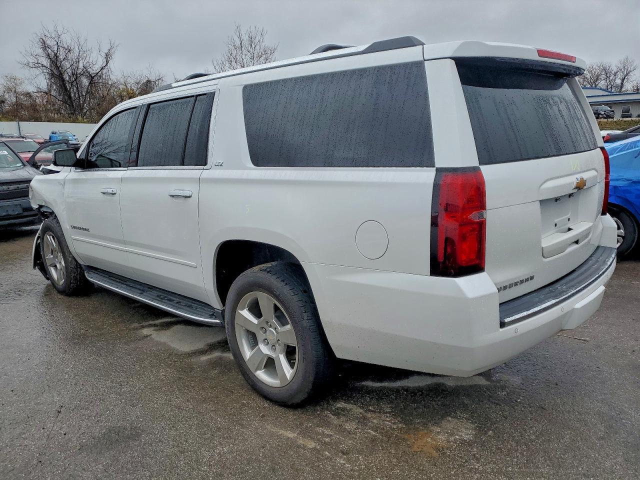2016 CHEVROLET Suburban