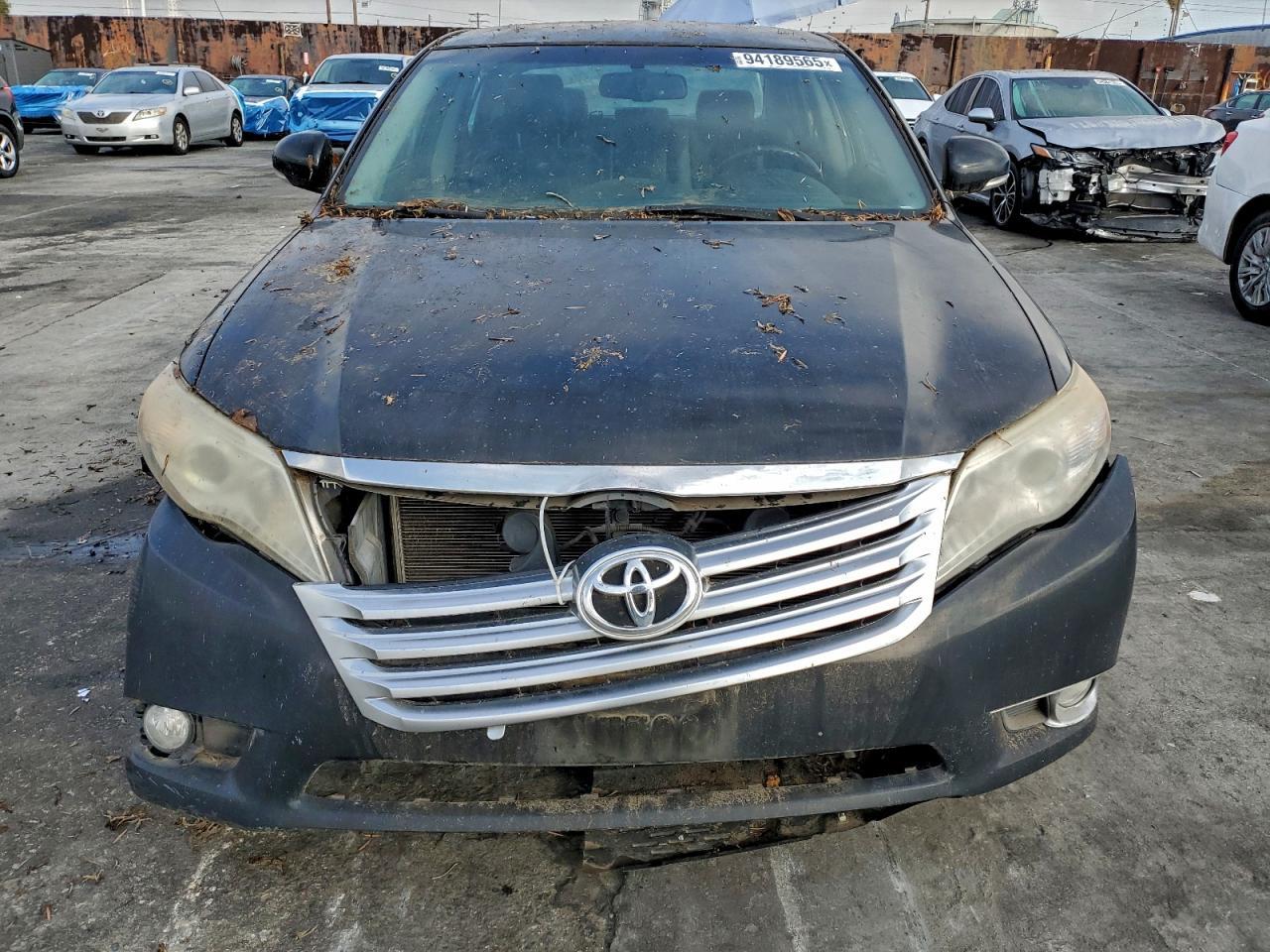 2011 TOYOTA Avalon
