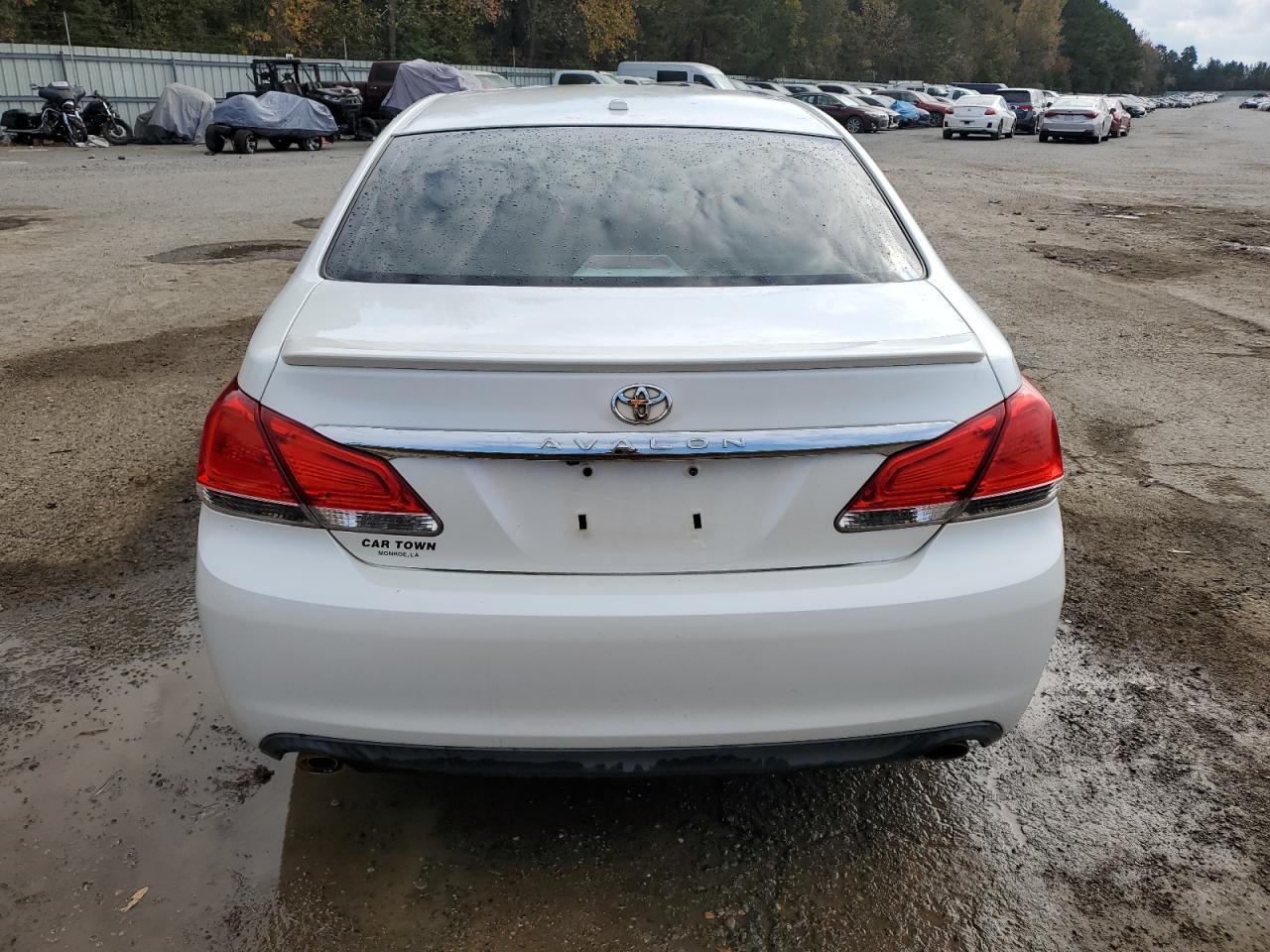 2012 TOYOTA Avalon