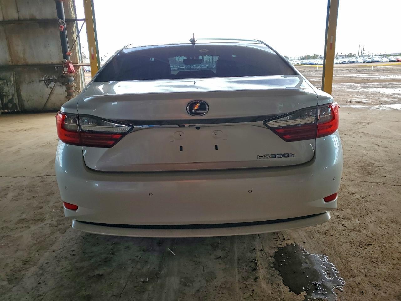 2016 LEXUS ES 300H