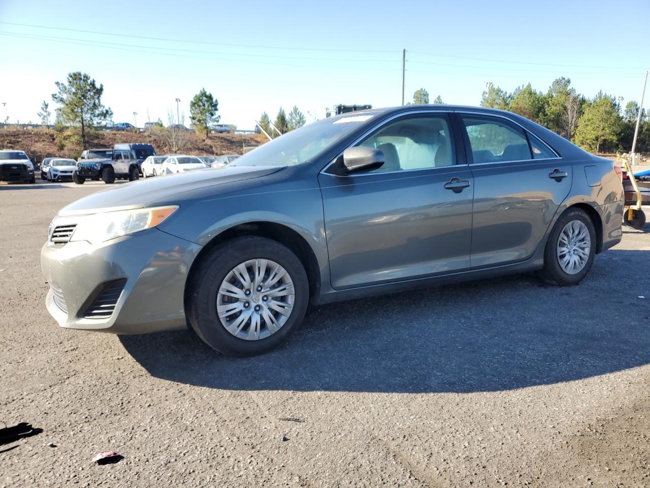 2014 TOYOTA CAMRY