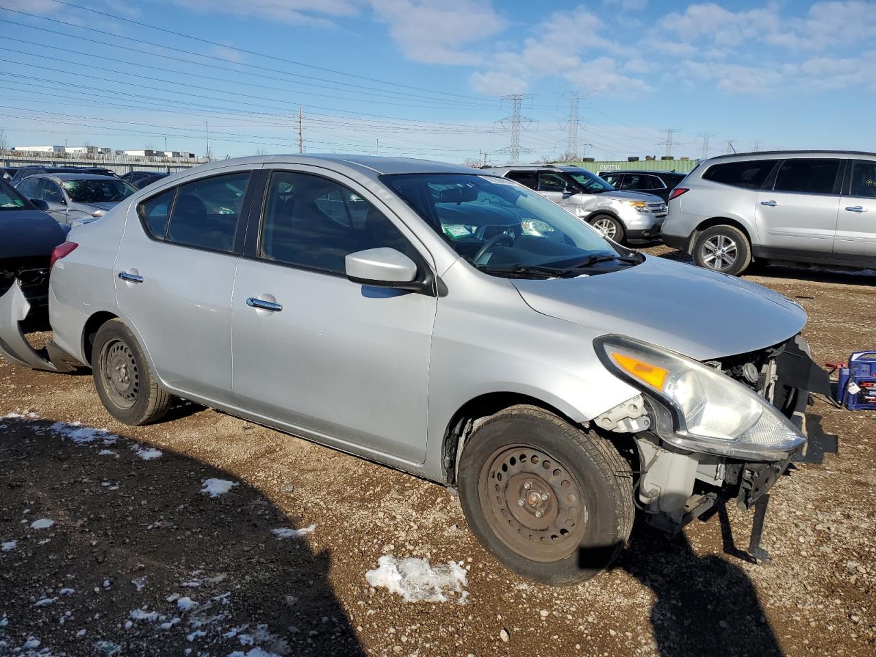 2017 NISSAN VERSA