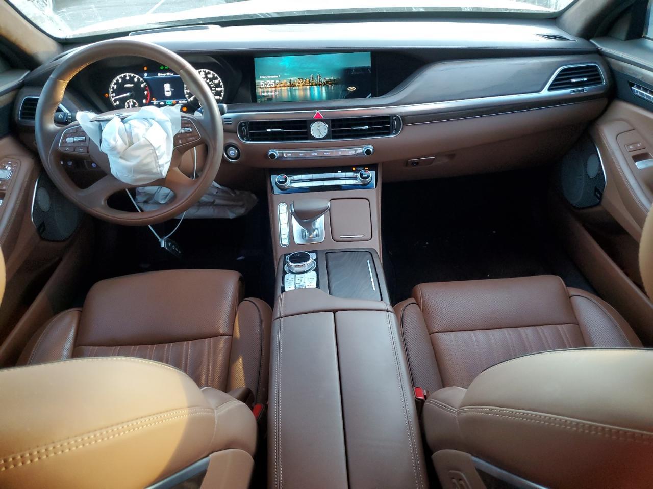 2021 GENESIS G90