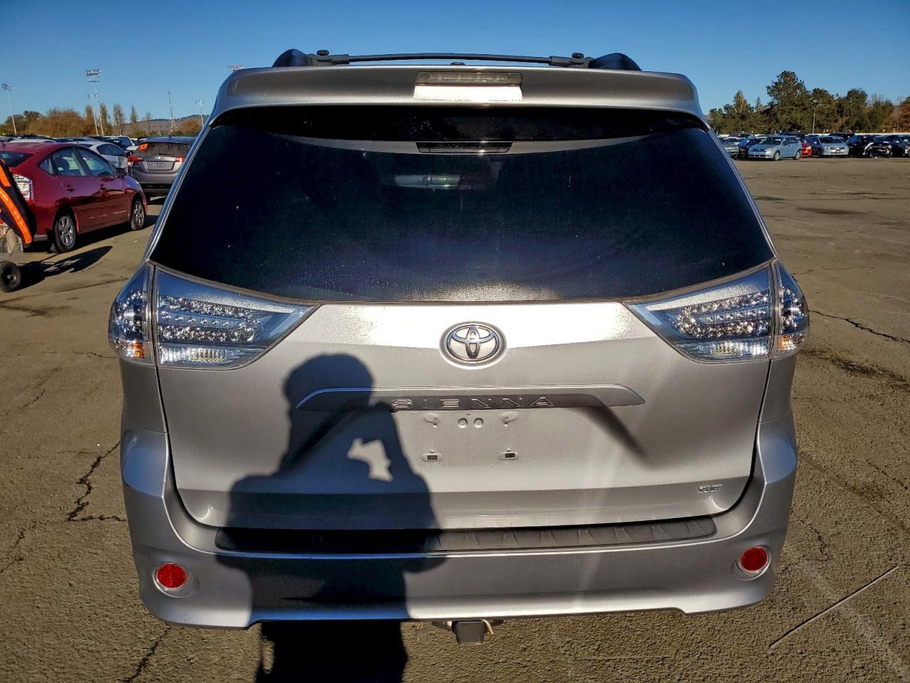 2017 TOYOTA SIENNA