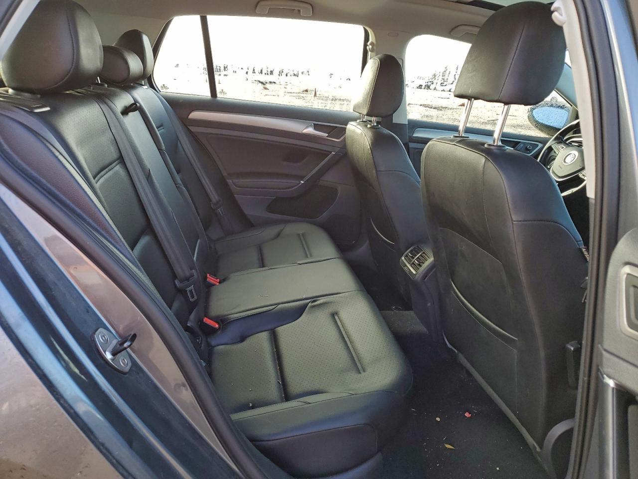 2017 VOLKSWAGEN GOLF