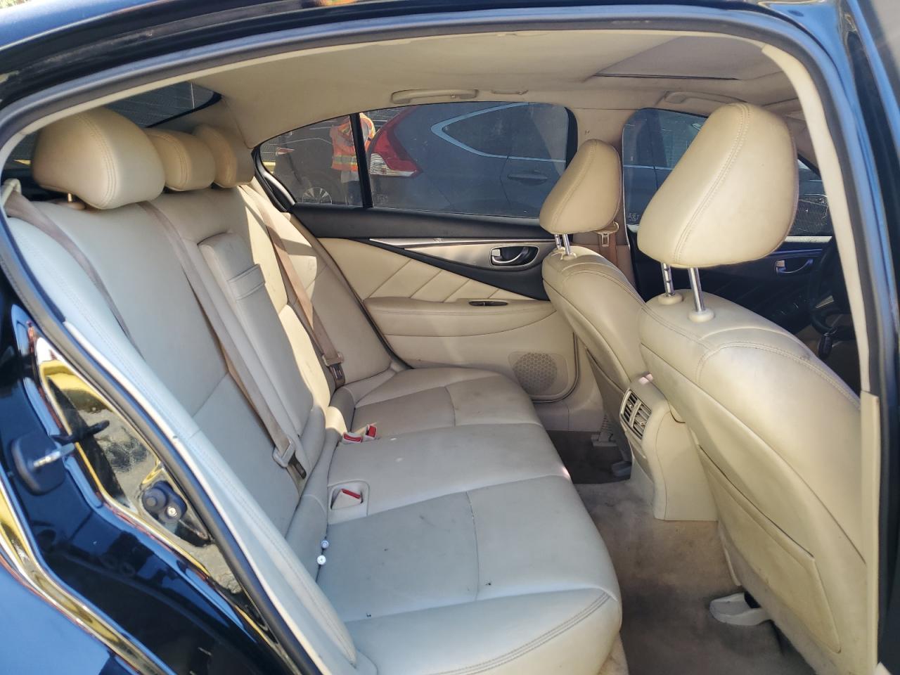 2015 INFINITI Q50