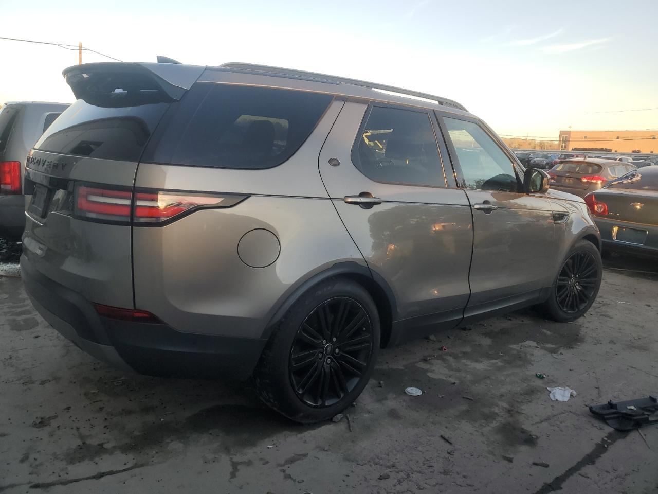 2017 LAND ROVER Discovery