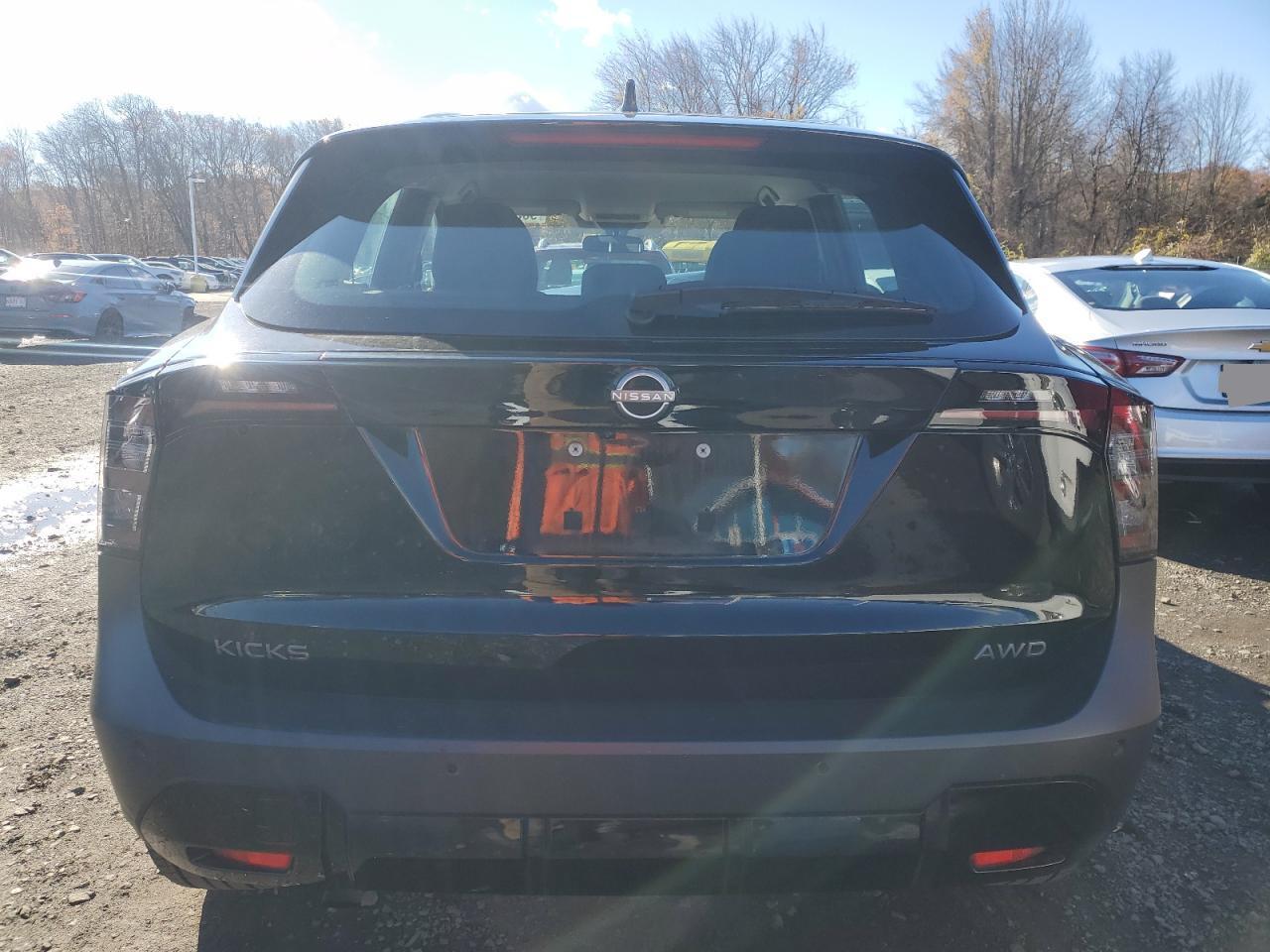 2025 NISSAN KICKS