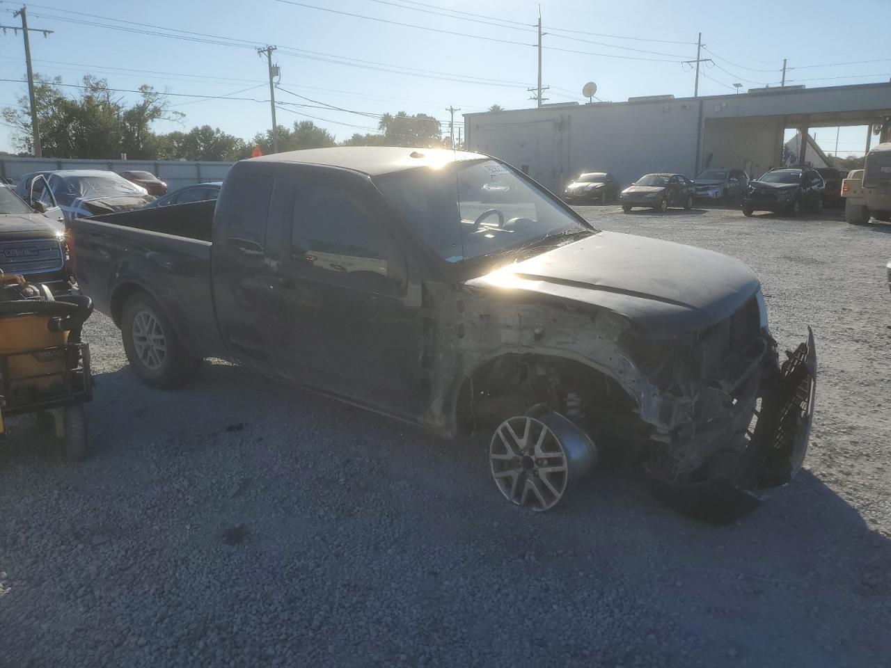 2015 NISSAN Frontier