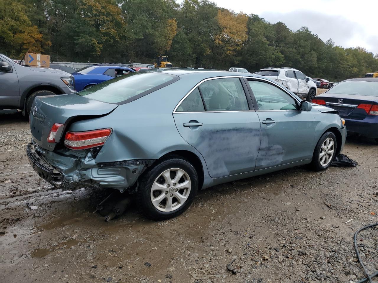 2011 TOYOTA CAMRY