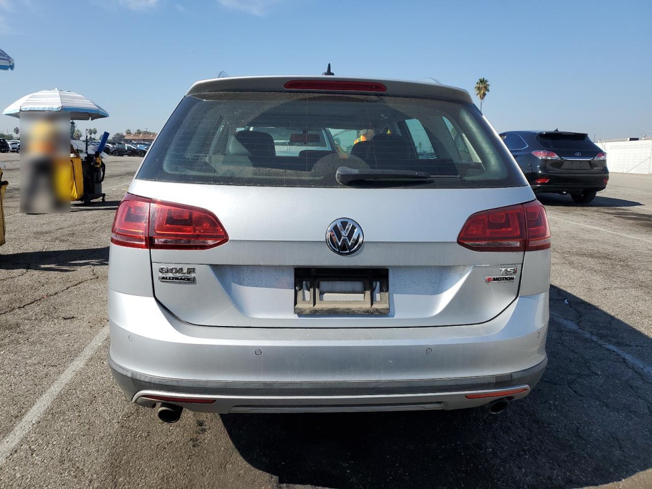 2017 VOLKSWAGEN Golf Alltrack