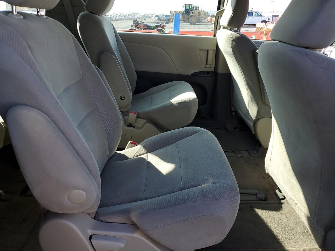 2017 TOYOTA SIENNA