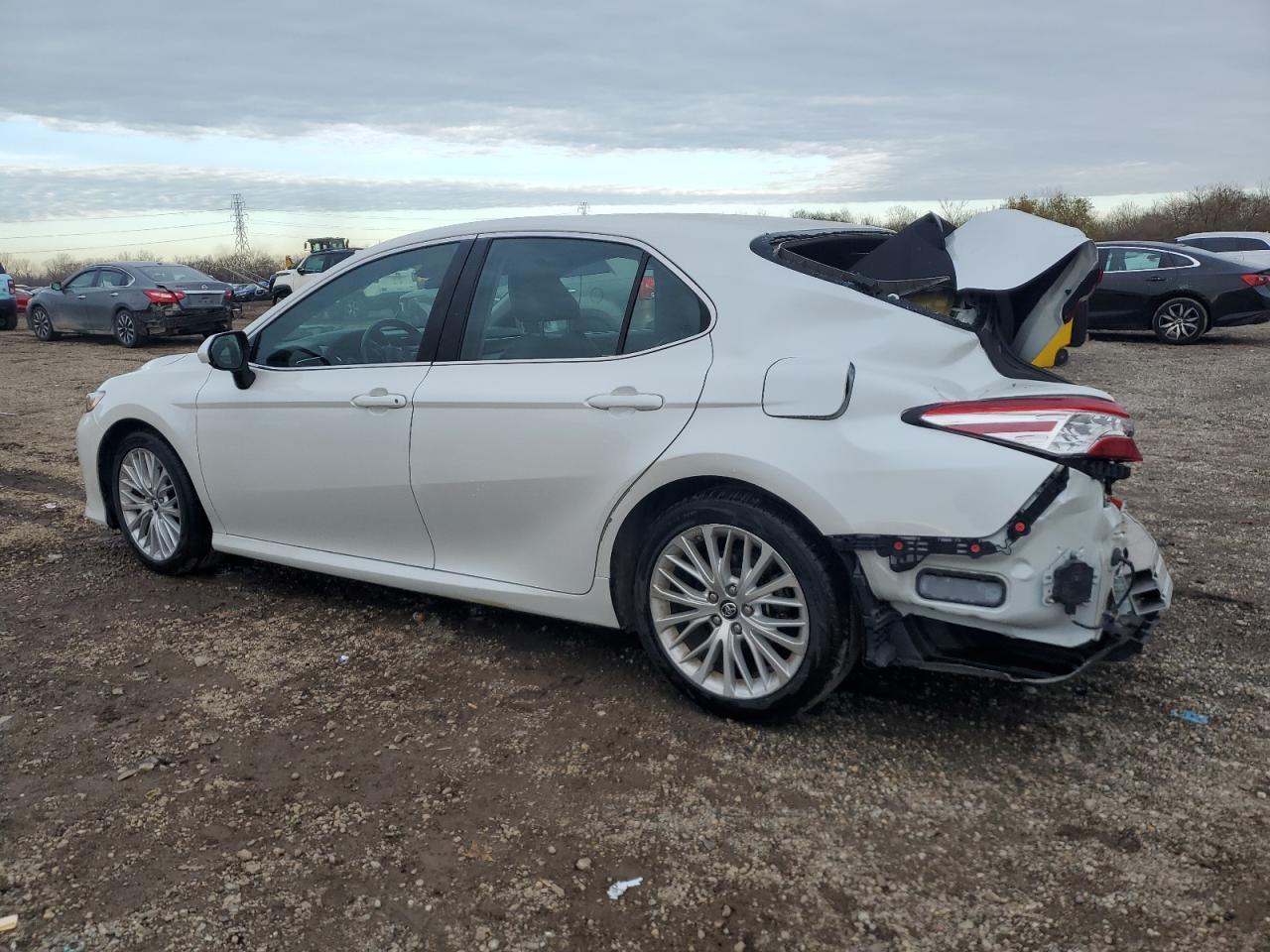 2018 TOYOTA CAMRY