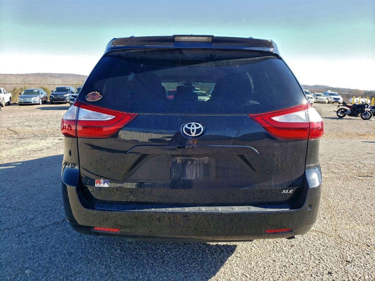 2019 TOYOTA SIENNA
