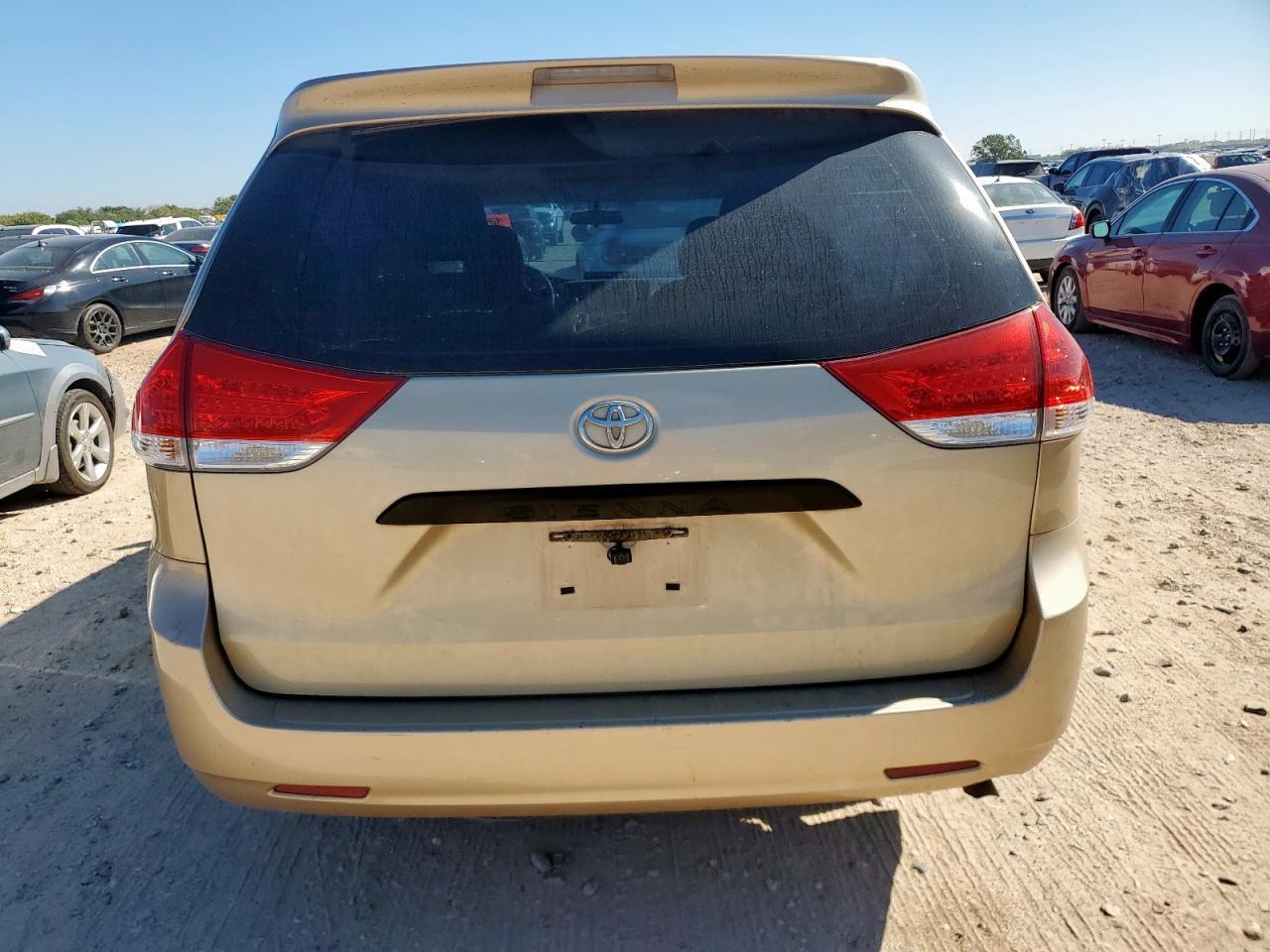 2014 TOYOTA SIENNA