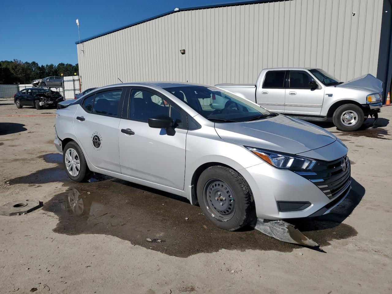 2023 NISSAN VERSA