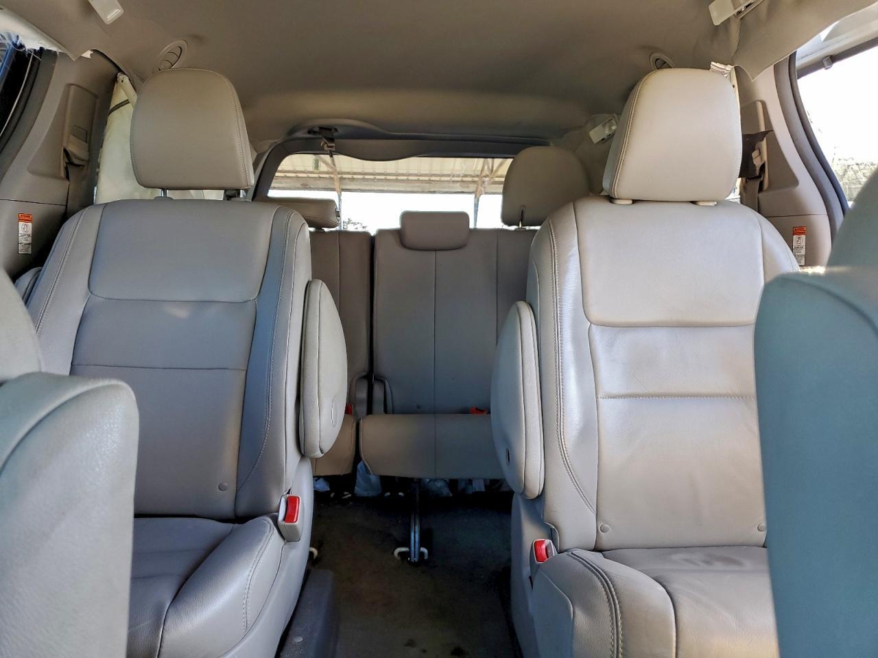 2015 TOYOTA SIENNA