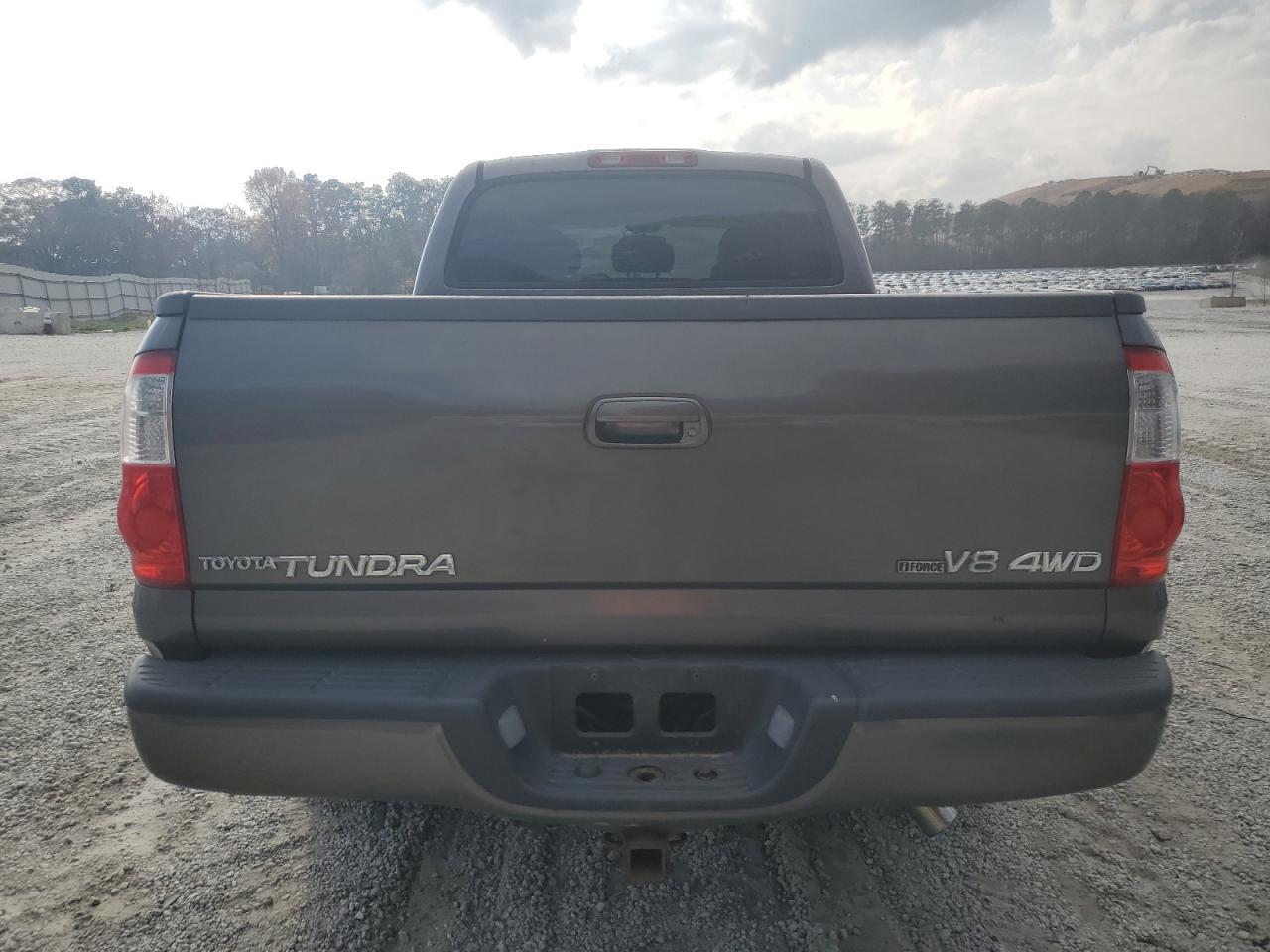 2004 TOYOTA TUNDRA