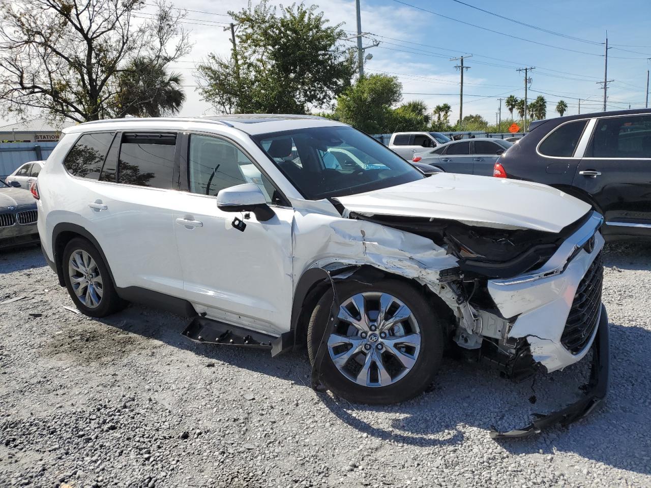2024 TOYOTA HIGHLANDER