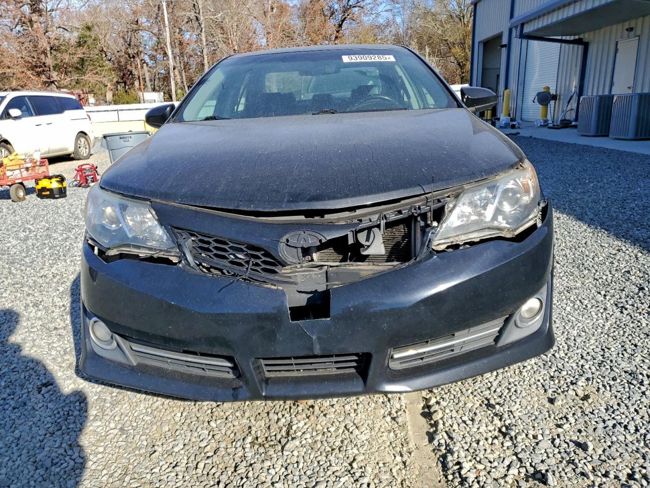 2013 TOYOTA CAMRY