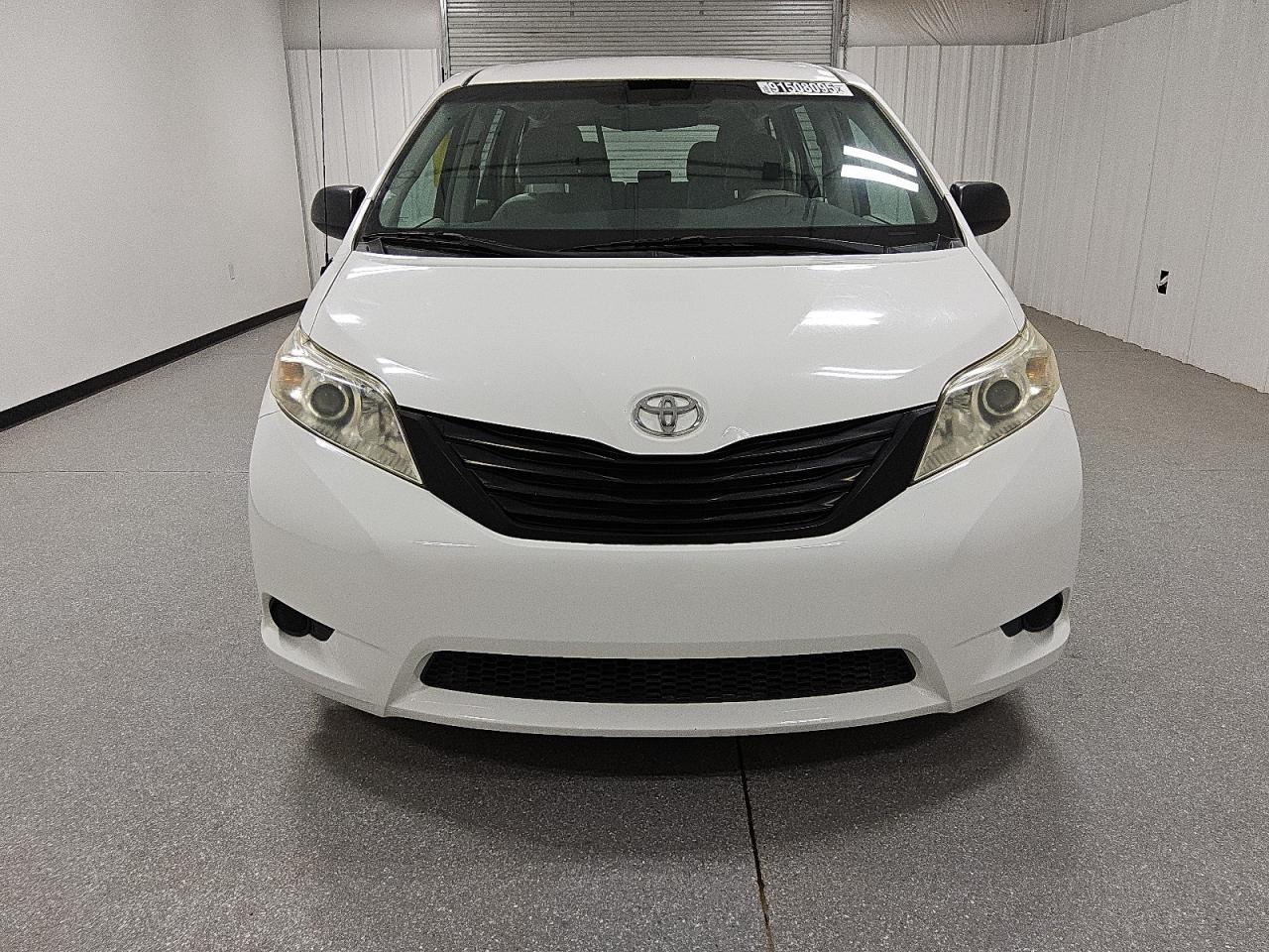 2013 TOYOTA SIENNA