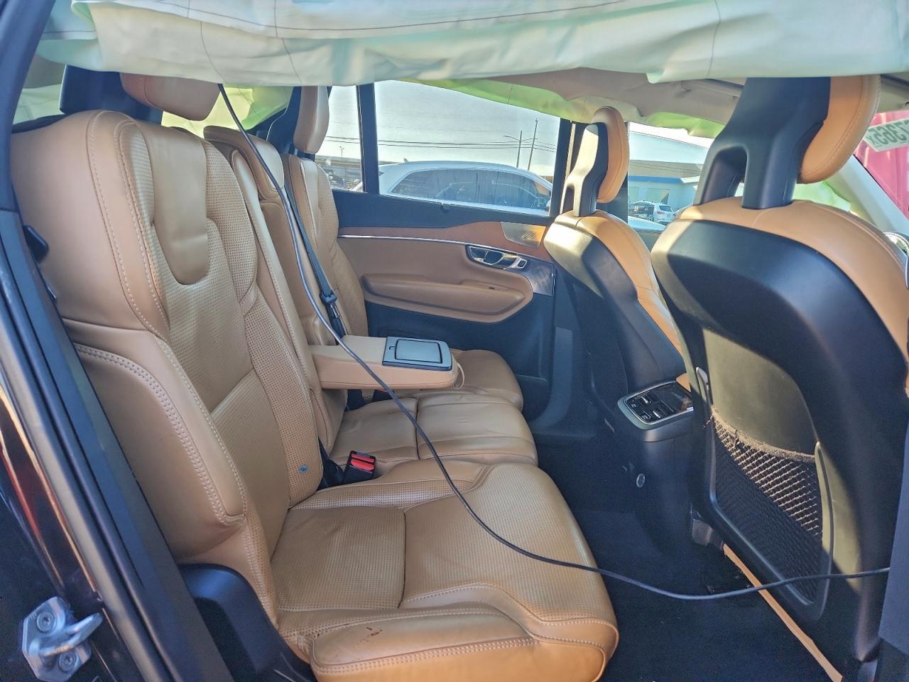 2016 VOLVO XC90