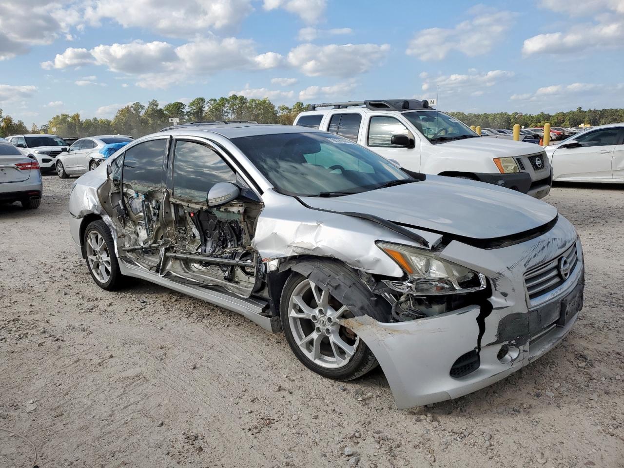 2014 NISSAN Maxima