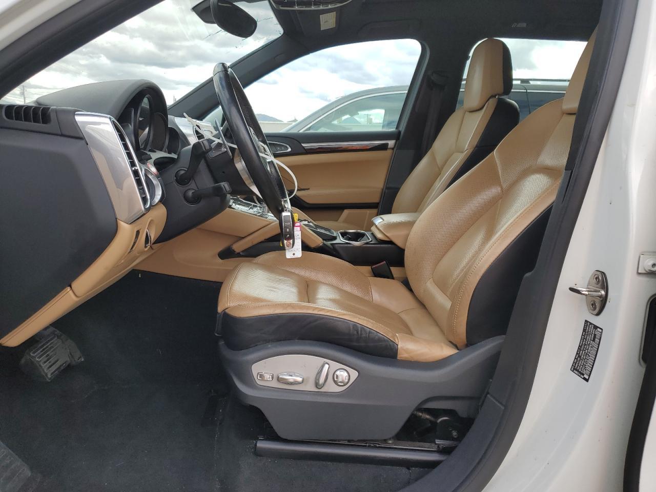 2018 PORSCHE CAYENNE