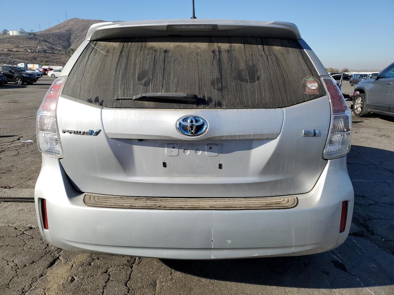 2016 TOYOTA PRIUS V