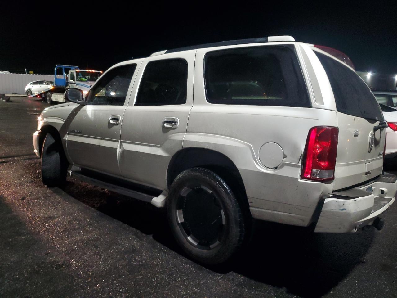 2004 CADILLAC ESCALADE