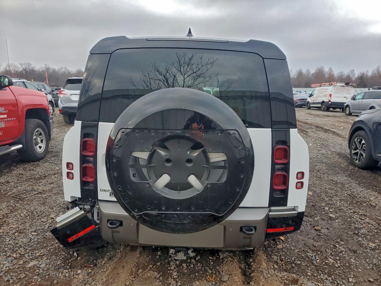 2025 LAND ROVER Defender