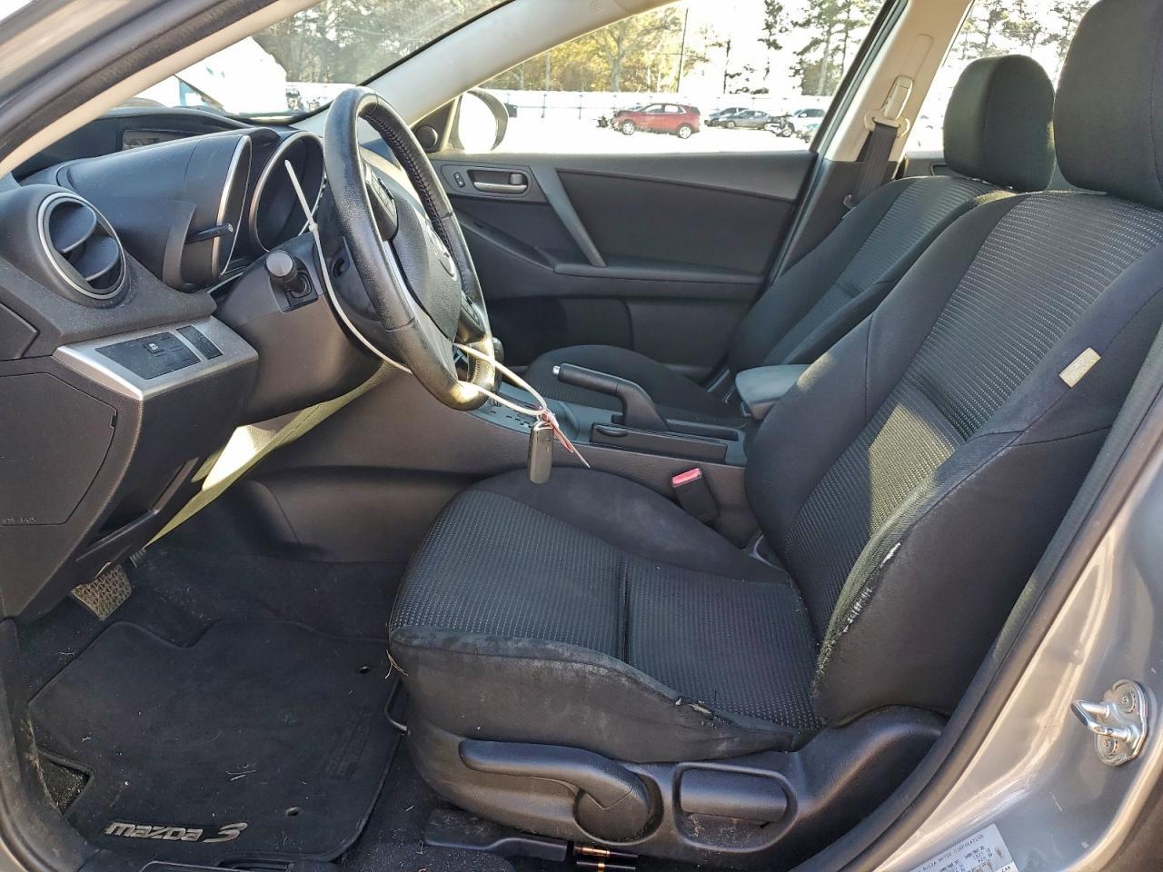 2013 MAZDA 3