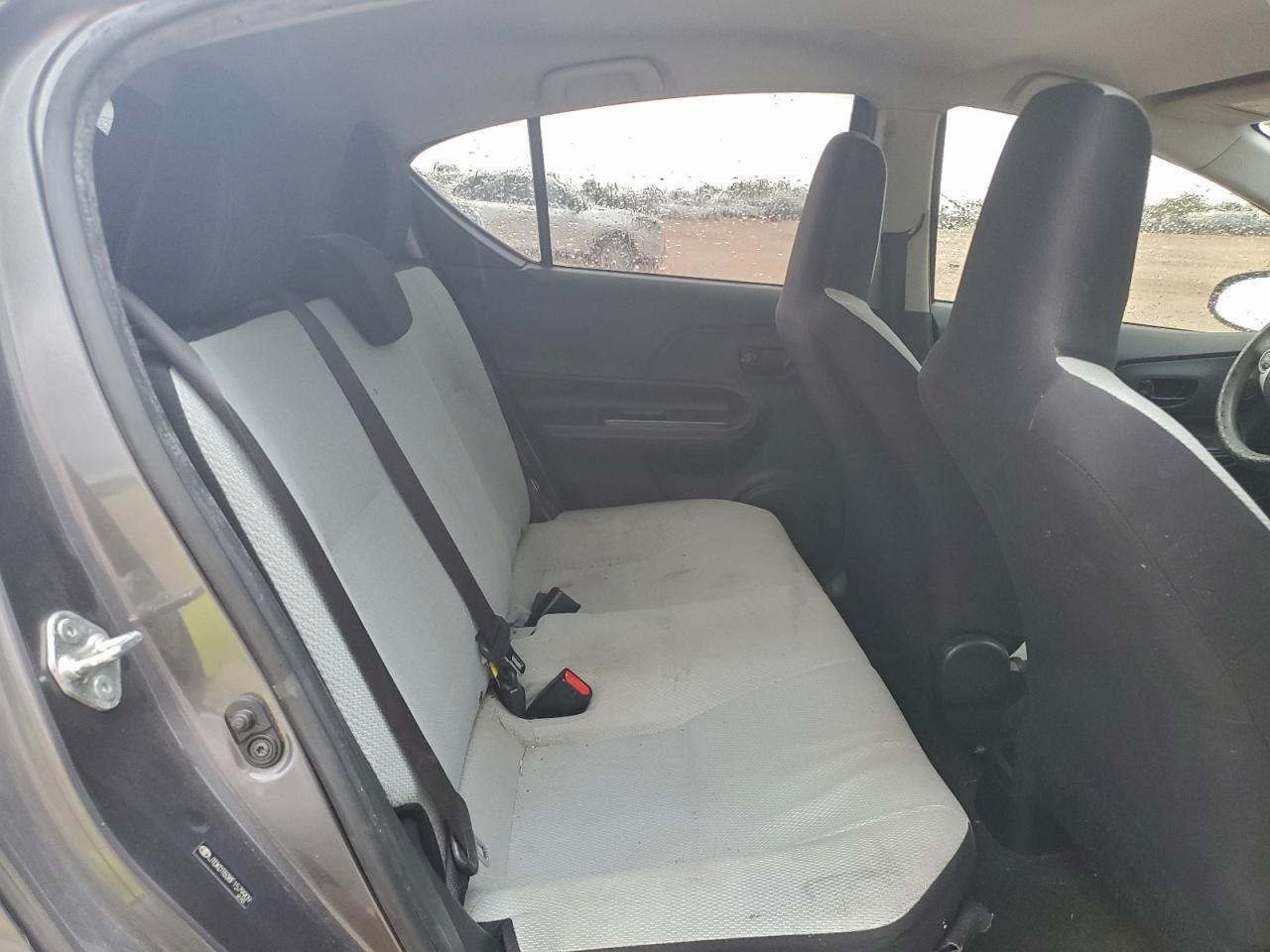 2015 TOYOTA Prius c