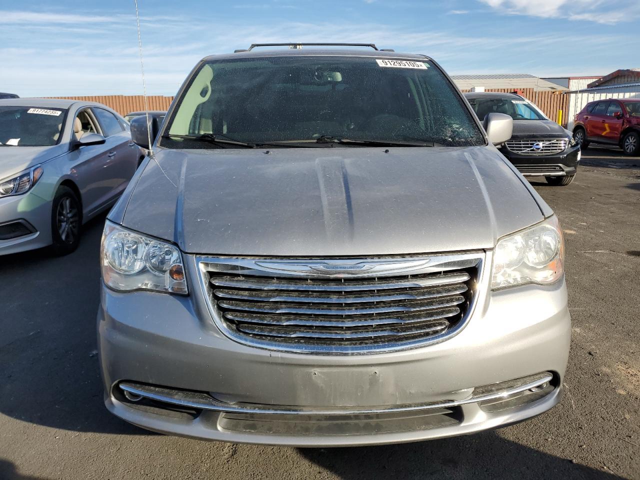 2016 CHRYSLER Town & Country