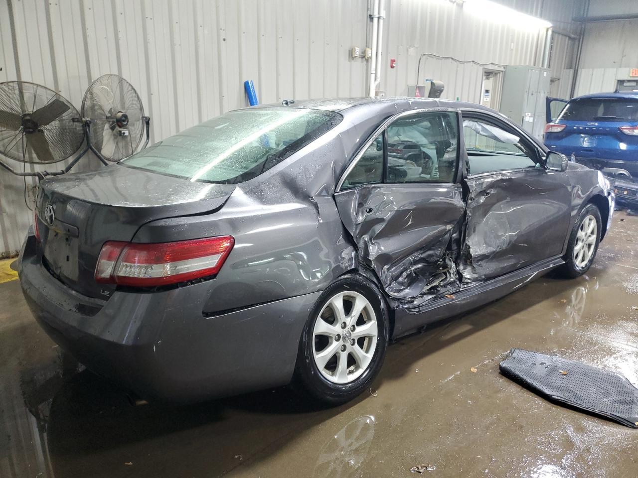 2011 TOYOTA CAMRY
