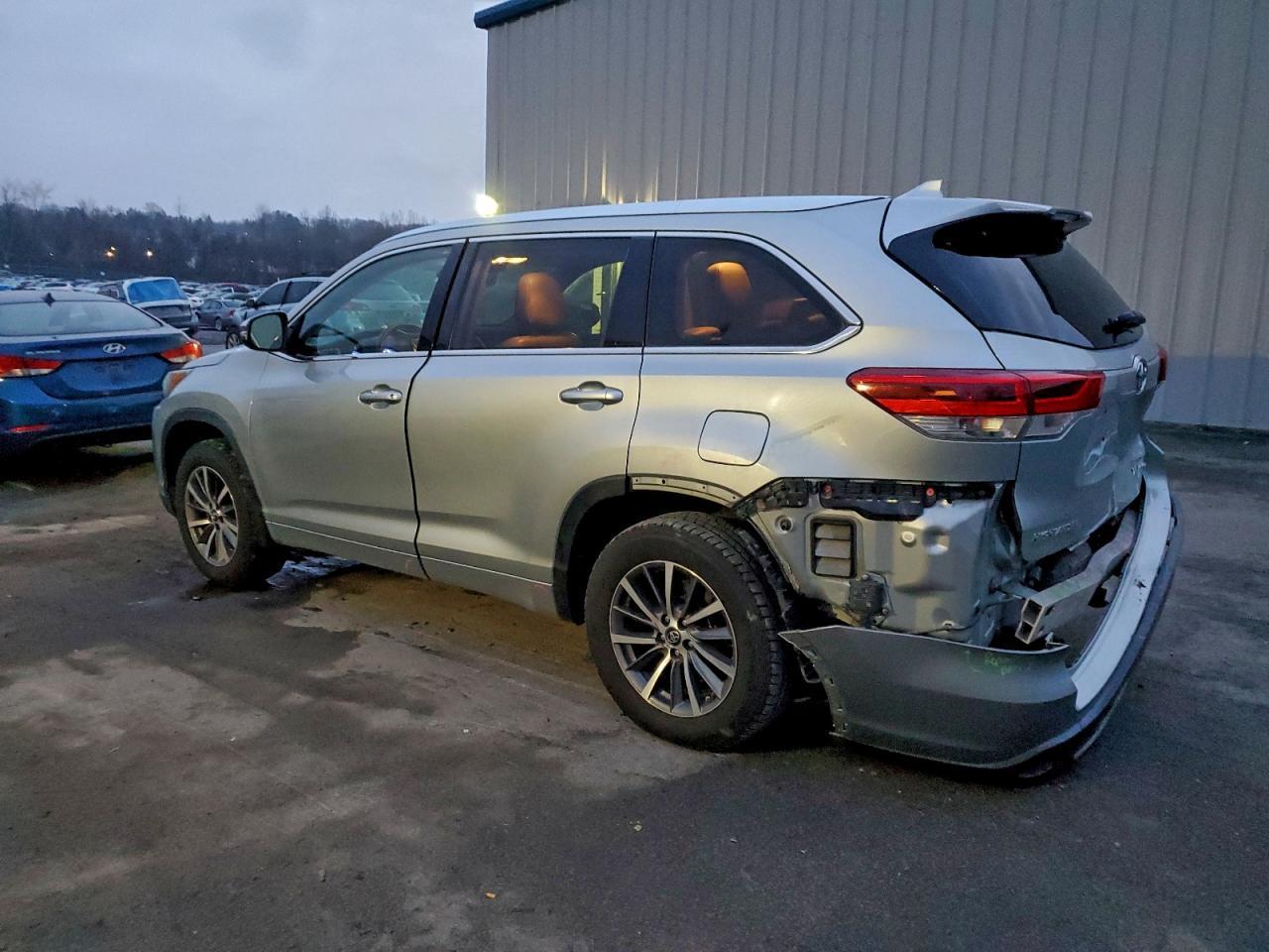 2018 TOYOTA HIGHLANDER