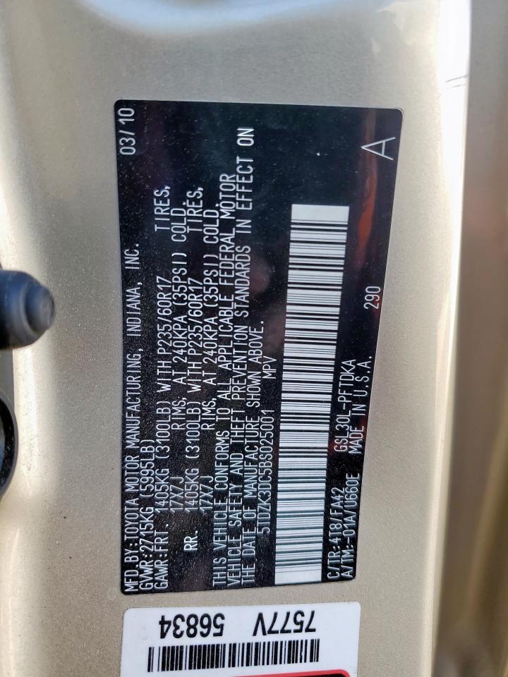 2011 TOYOTA SIENNA