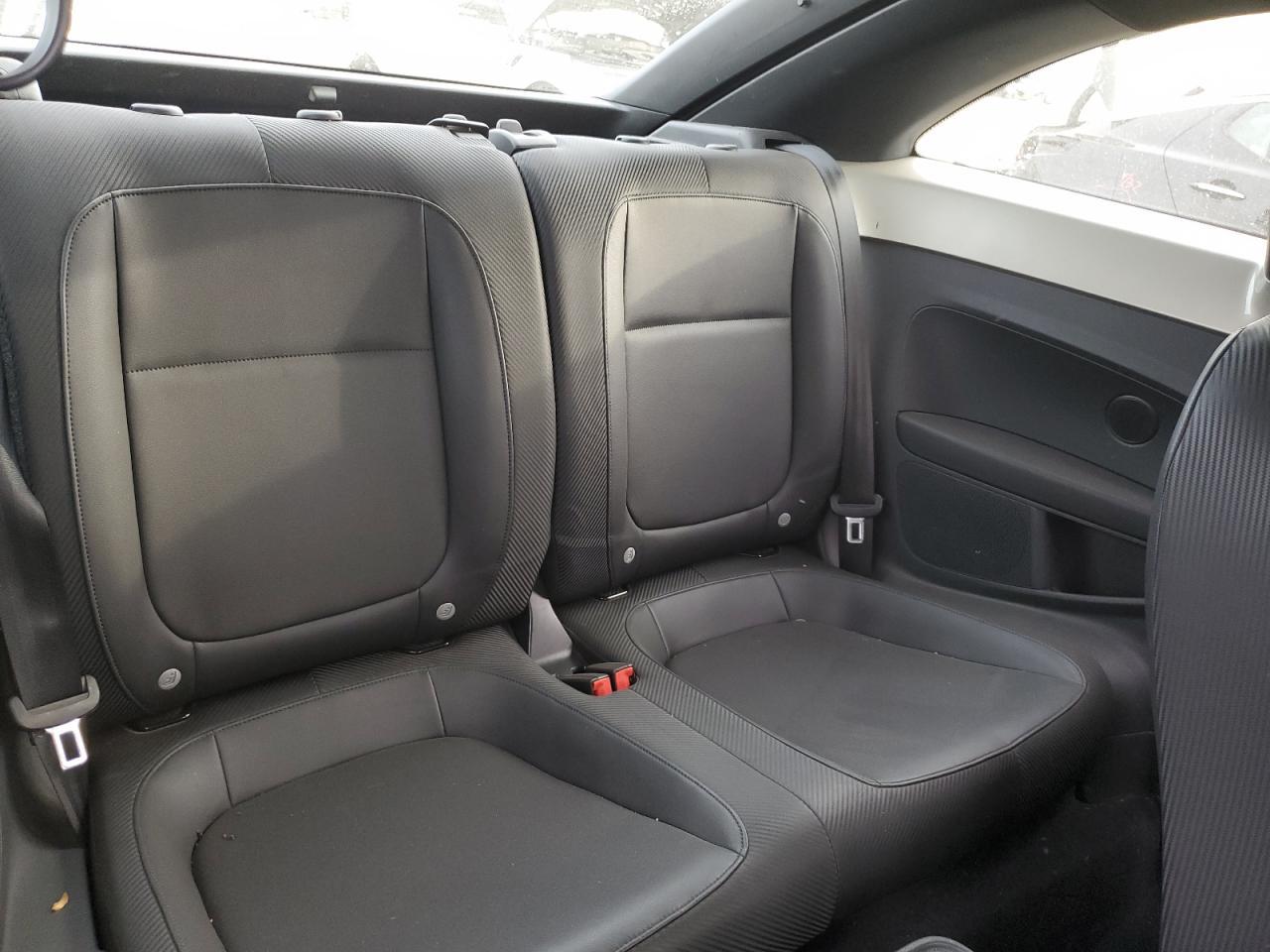 2012 VOLKSWAGEN Beetle